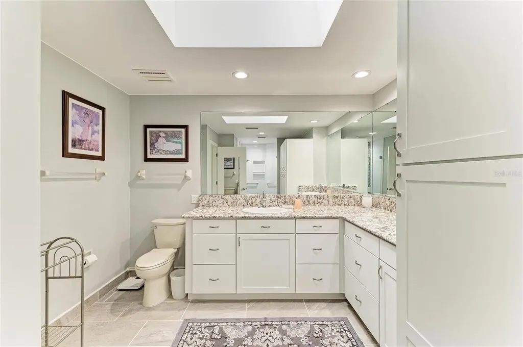 3946 Wilshire Circle E Sarasota FL 34238