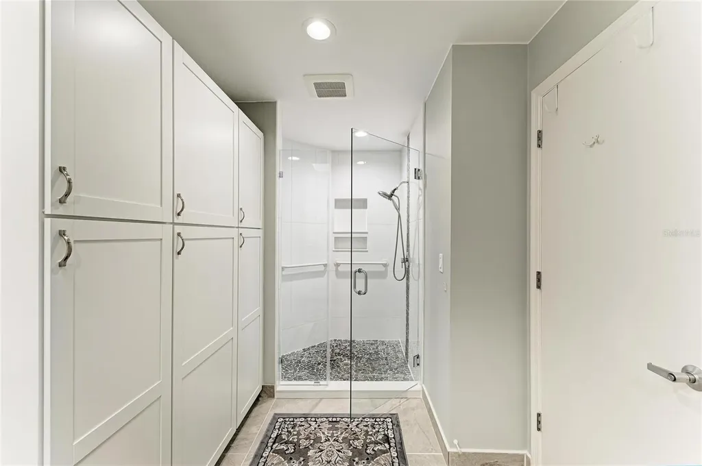 3946 Wilshire Circle E Sarasota FL 34238