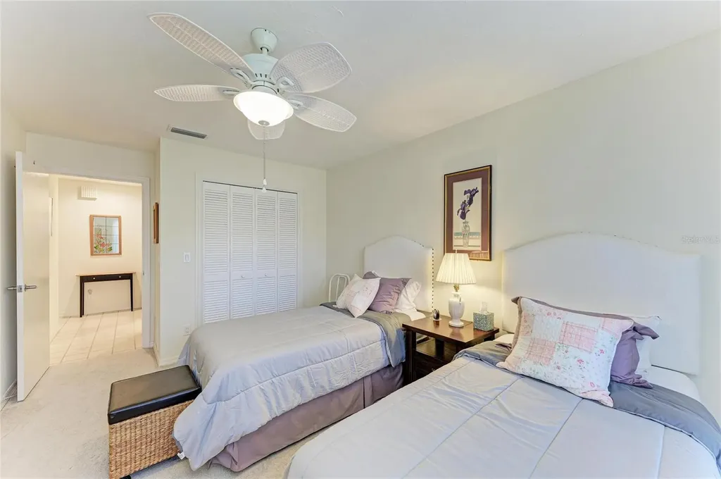 3946 Wilshire Circle E Sarasota FL 34238