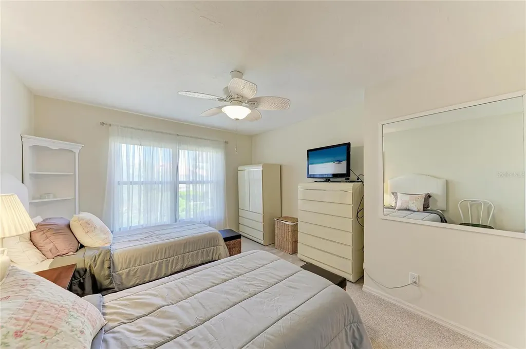 3946 Wilshire Circle E Sarasota FL 34238