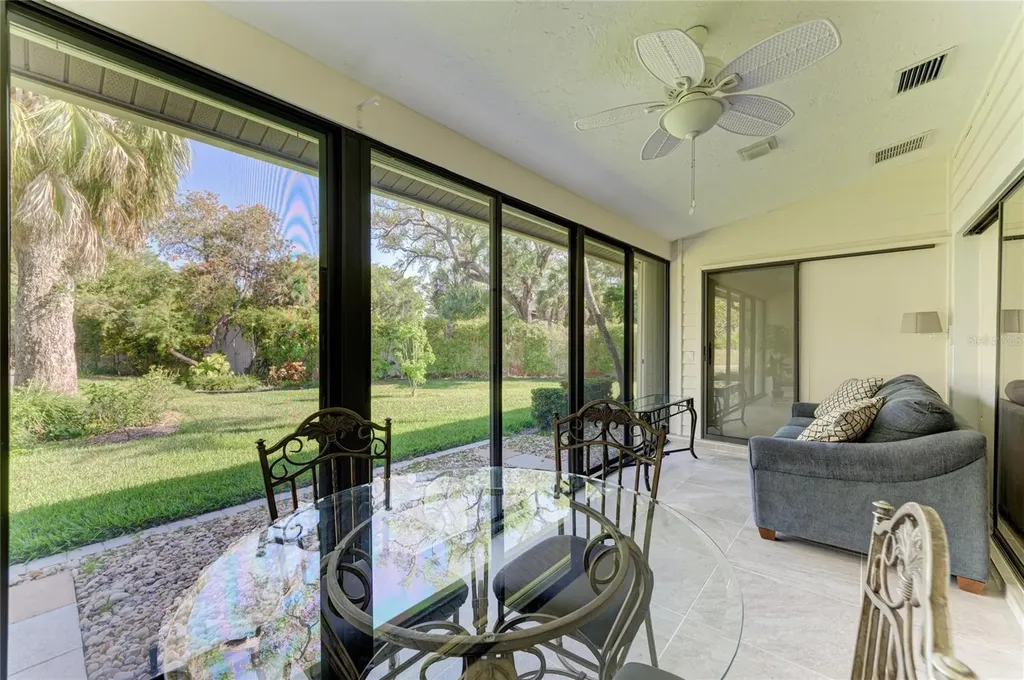 3946 Wilshire Circle E Sarasota FL 34238