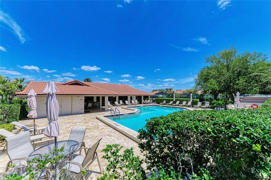3946 Wilshire Circle E Sarasota FL 34238