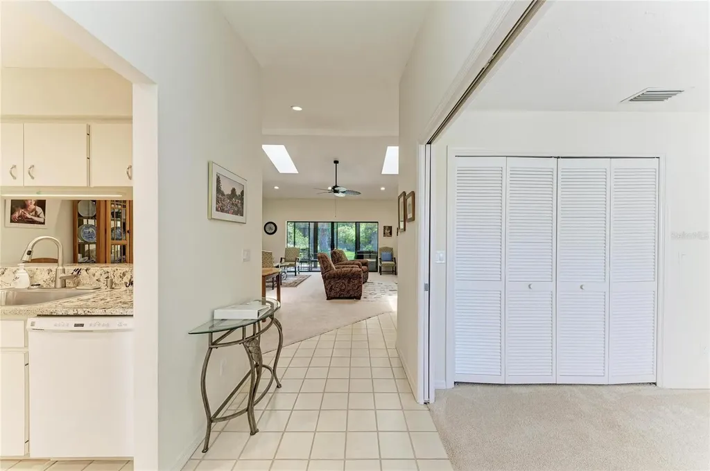 3946 Wilshire Circle E Sarasota FL 34238