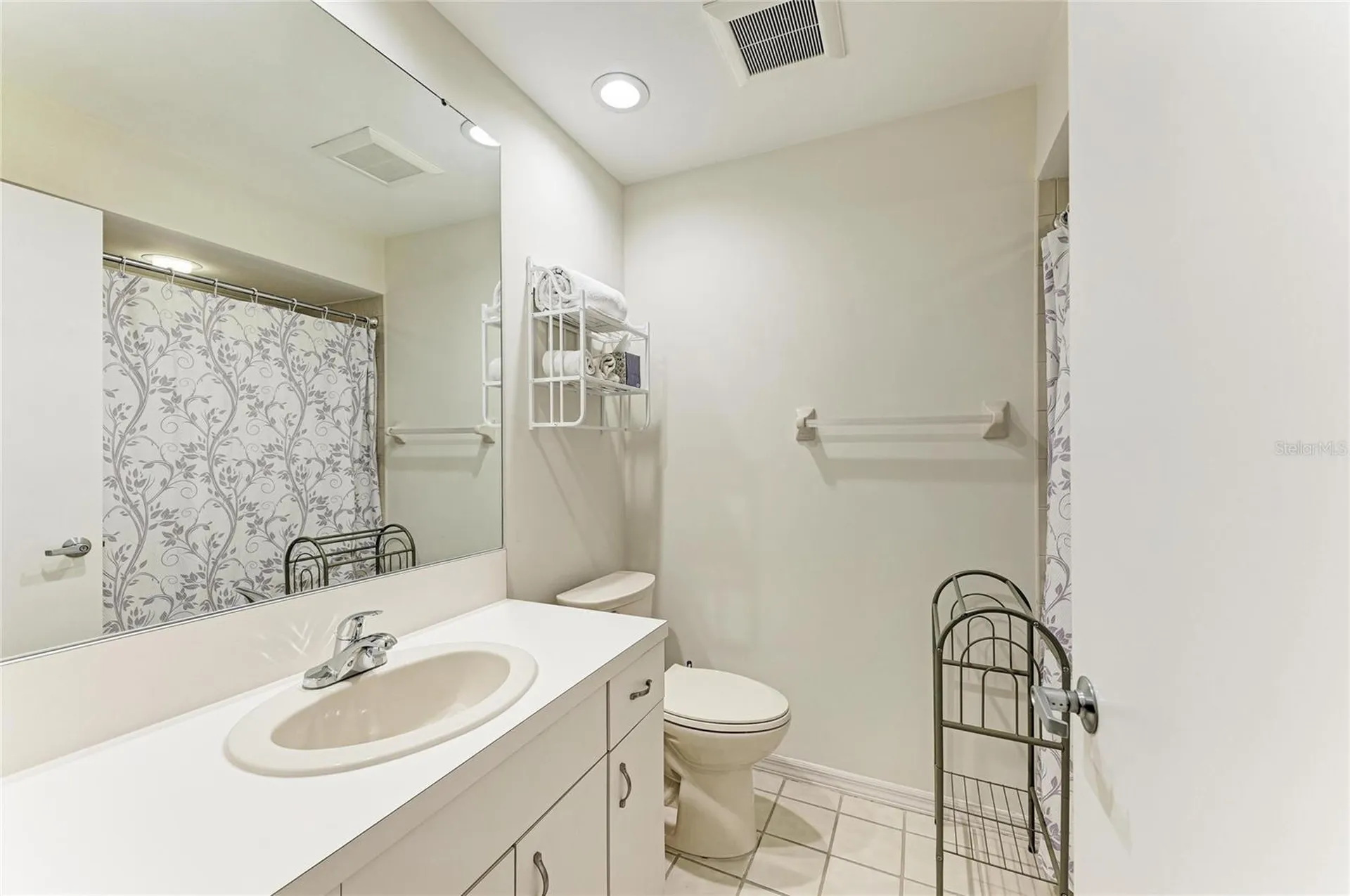 3946 Wilshire Circle E Sarasota FL 34238