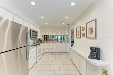 3946 Wilshire Circle E Sarasota FL 34238