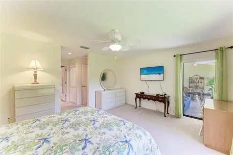 3946 Wilshire Circle E Sarasota FL 34238