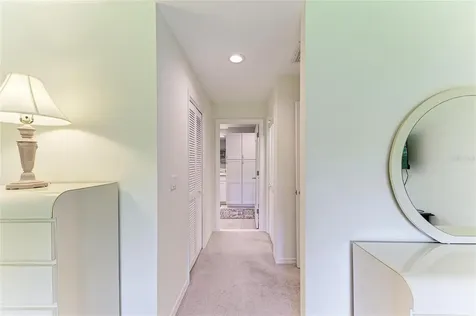 3946 Wilshire Circle E Sarasota FL 34238