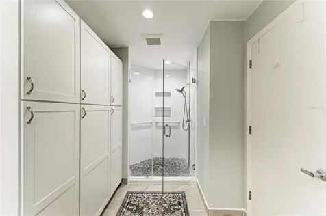 3946 Wilshire Circle E Sarasota FL 34238
