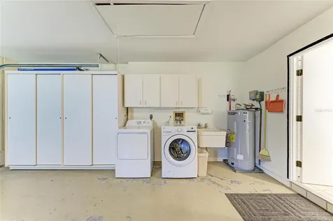 3946 Wilshire Circle E Sarasota FL 34238