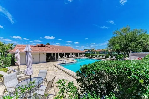 3946 Wilshire Circle E Sarasota FL 34238