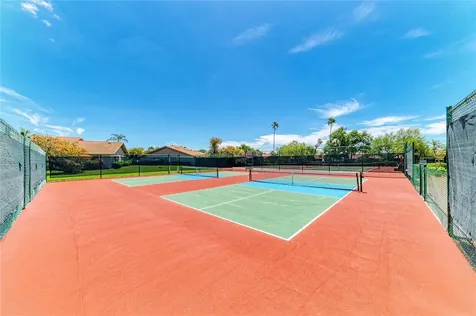 3946 Wilshire Circle E Sarasota FL 34238