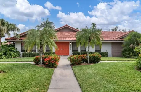 3946 Wilshire Circle E Sarasota FL 34238