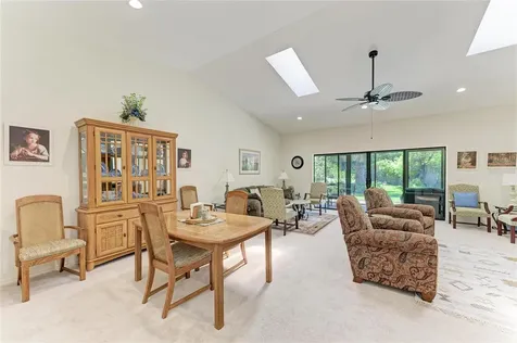 3946 Wilshire Circle E Sarasota FL 34238
