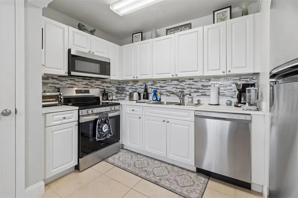 13765 Juniper Blossom Drive Tampa FL 33618