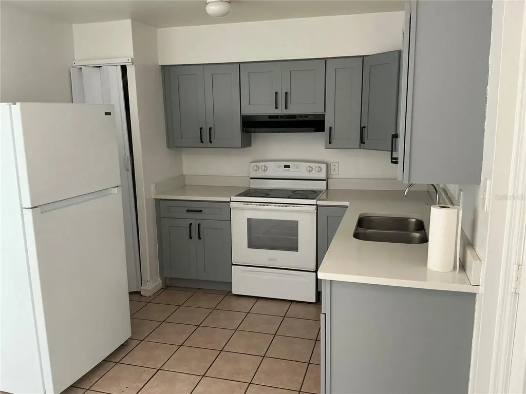 5132 Elese Street Orlando FL 32811