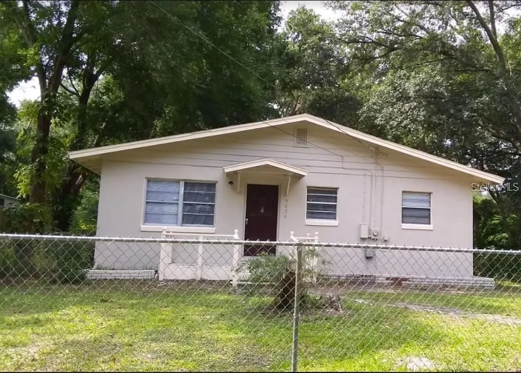 5036 College Orlando FL 32811