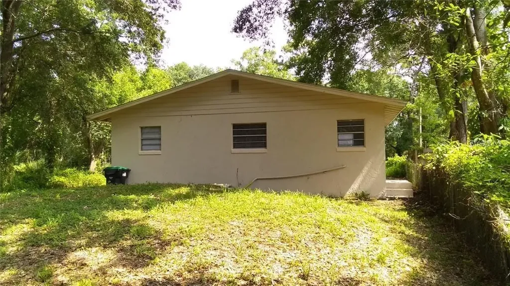 5036 College Orlando FL 32811