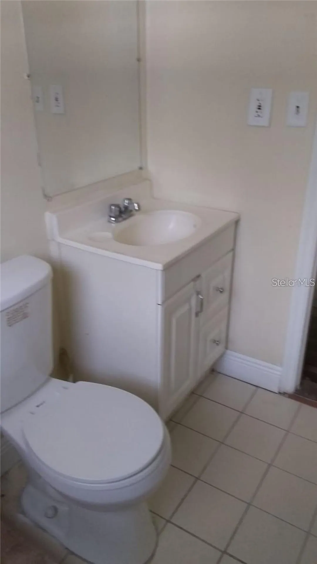 5036 College Orlando FL 32811