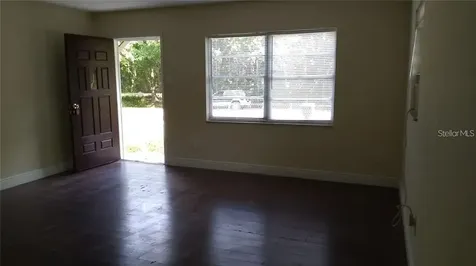 5036 College Orlando FL 32811