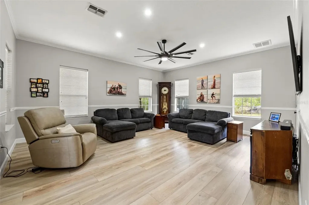 9135 Mazette Road Weeki Wachee FL 34613