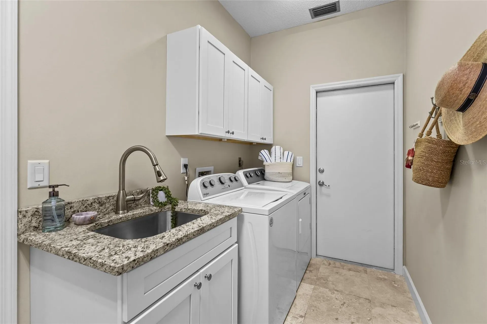 4601 Las Brisas Lane Sarasota FL 34238