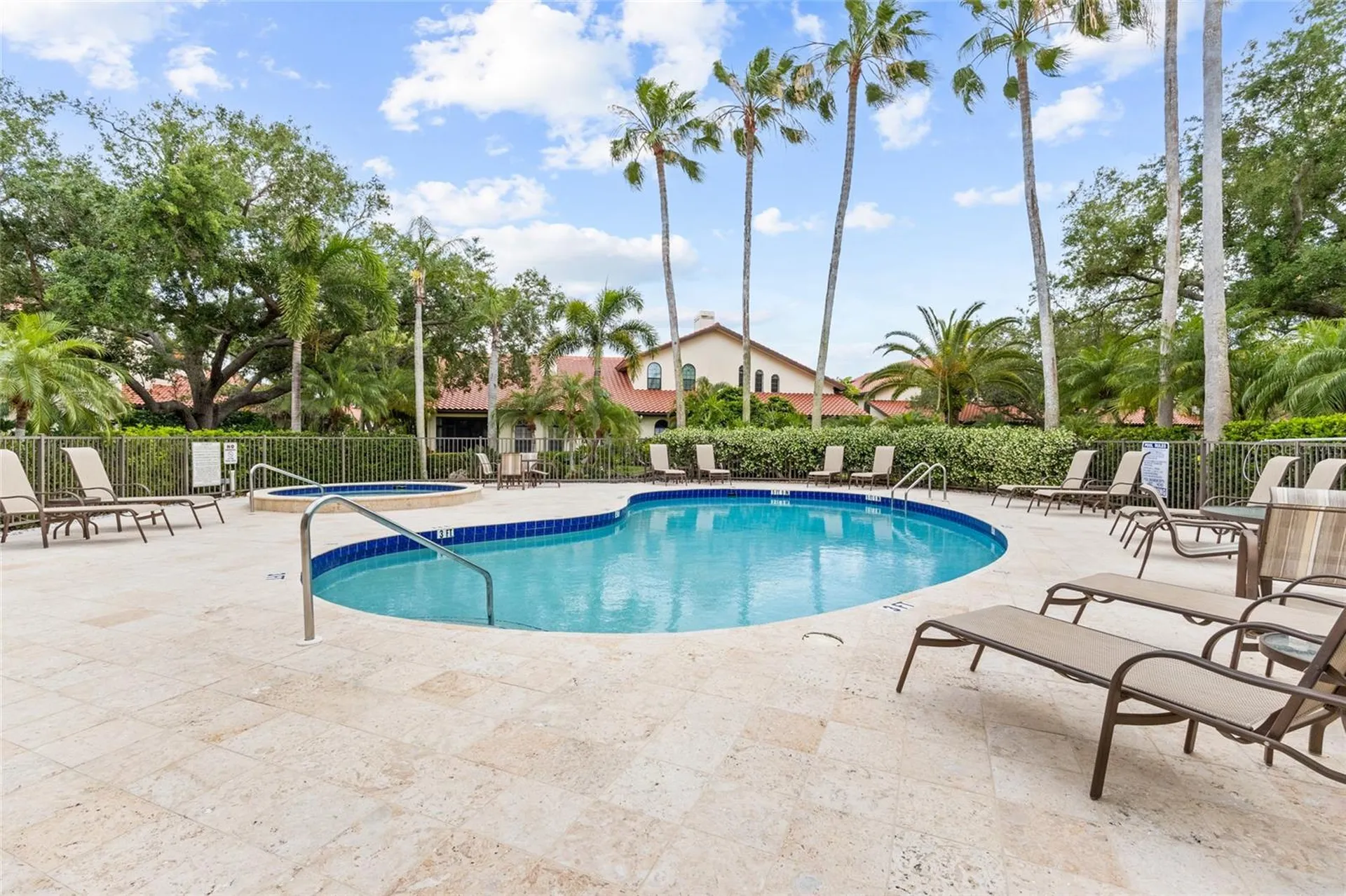 4601 Las Brisas Lane Sarasota FL 34238