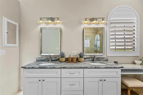4601 Las Brisas Lane Sarasota FL 34238