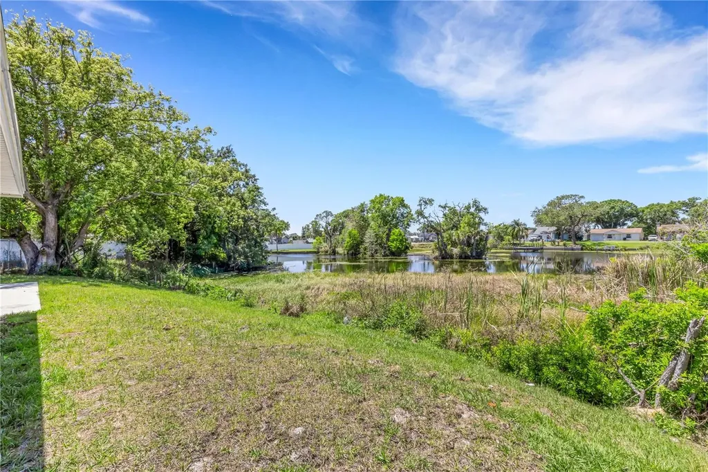 1065 / 1067 Captiva Point Lakeland FL 33801