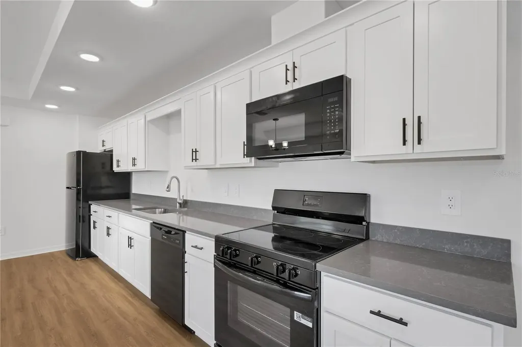 1065 / 1067 Captiva Point Lakeland FL 33801