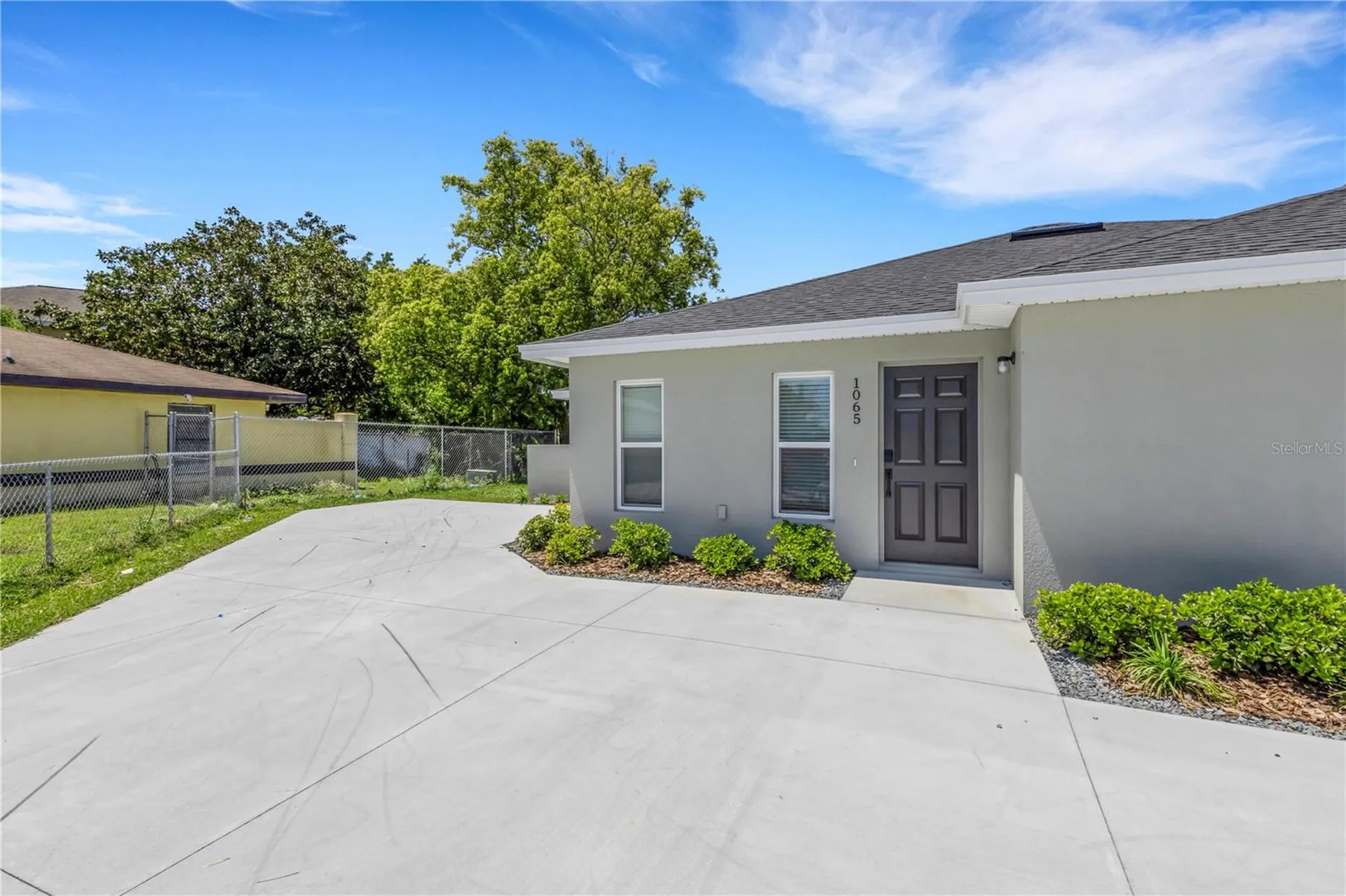 1065 / 1067 Captiva Point Lakeland FL 33801
