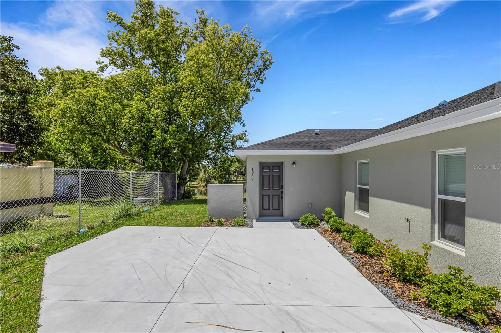 1065 / 1067 Captiva Point Lakeland FL 33801