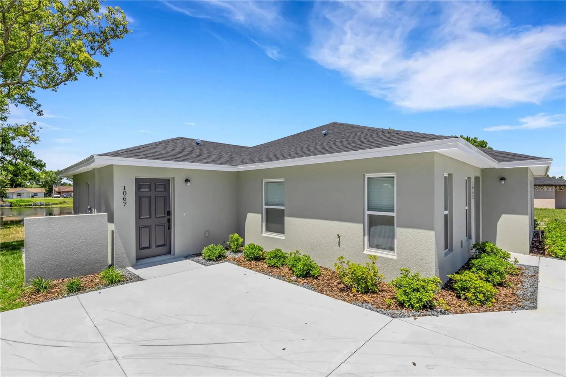 1065 / 1067 Captiva Point Lakeland FL 33801