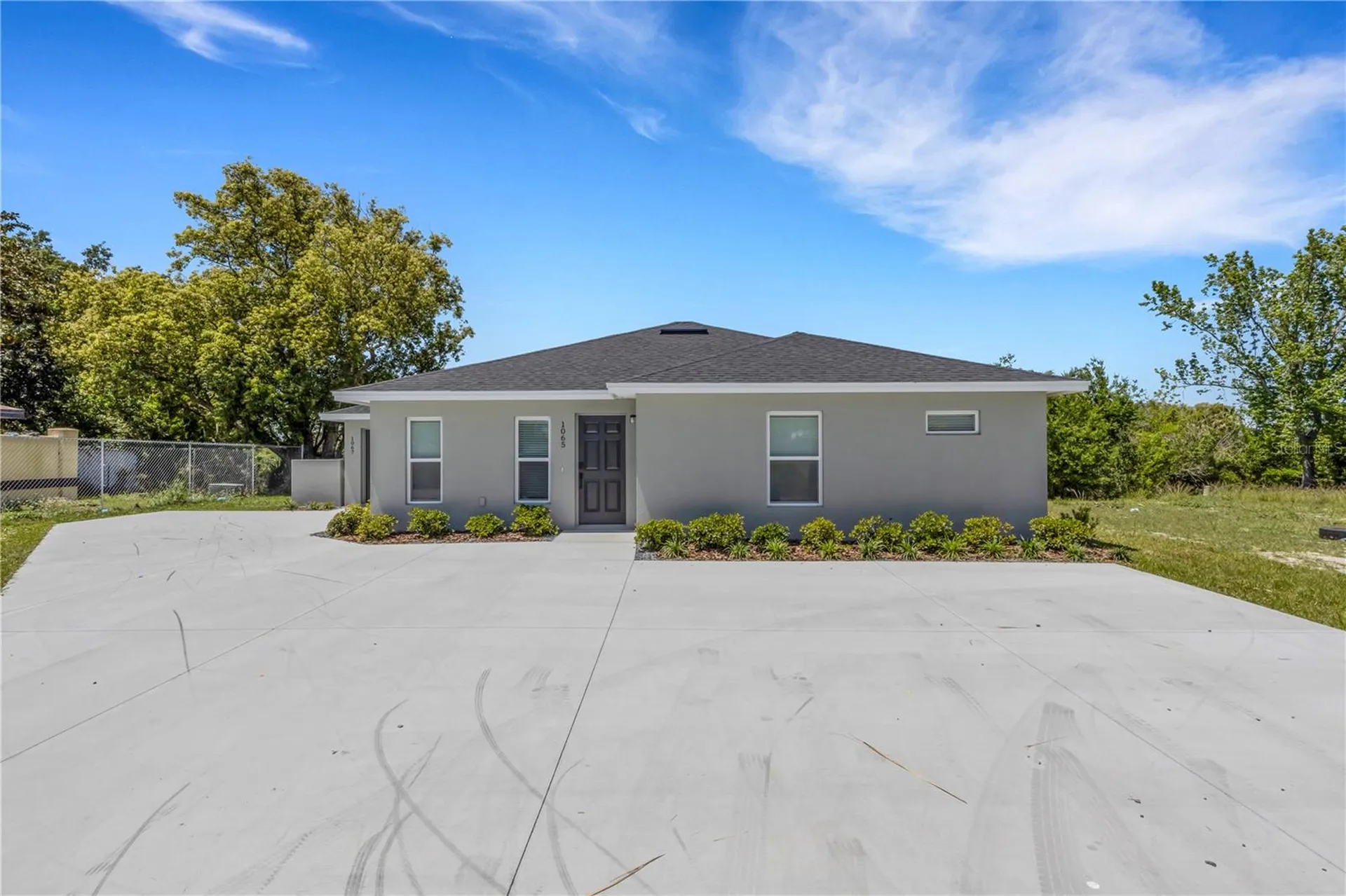 1065 / 1067 Captiva Point Lakeland FL 33801