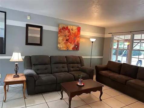 2053 NW 31st Place Gainesville FL 32605