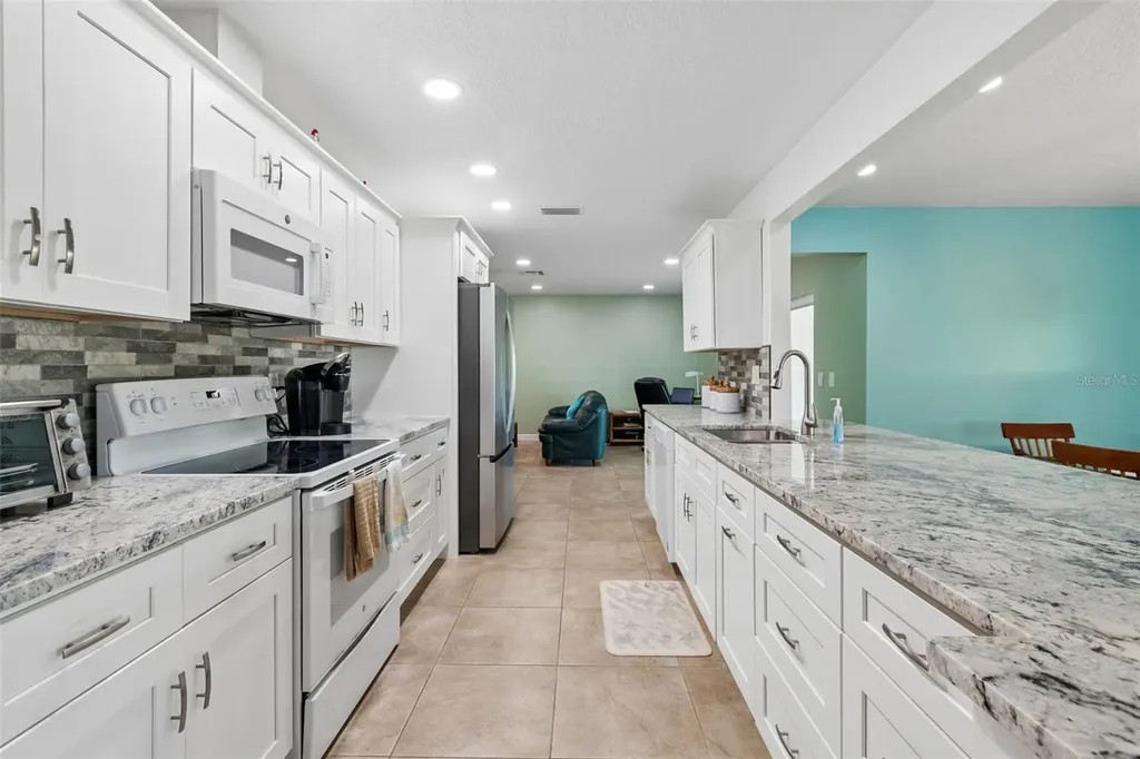 7310 9th Ave W Bradenton FL 34209