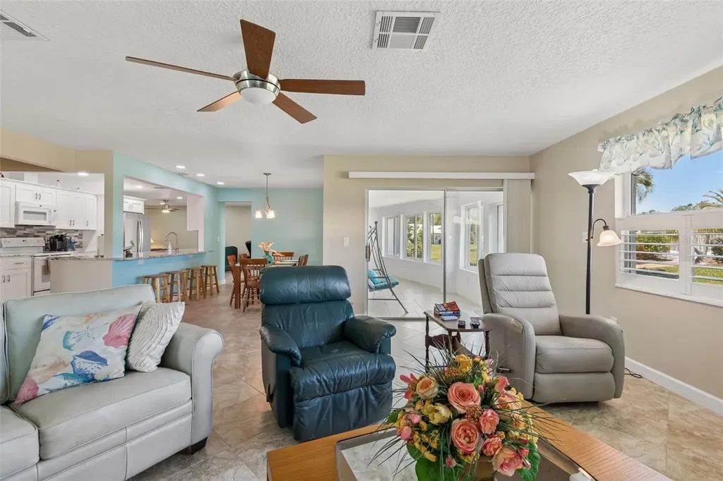 7310 9th Ave W Bradenton FL 34209