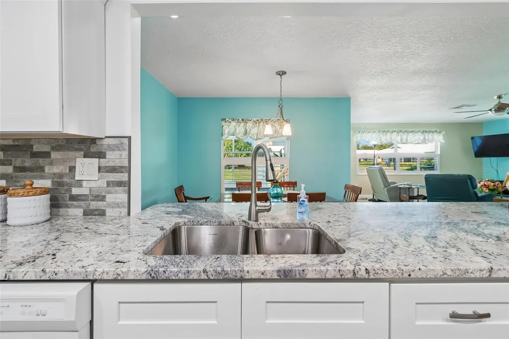 7310 9th Ave W Bradenton FL 34209