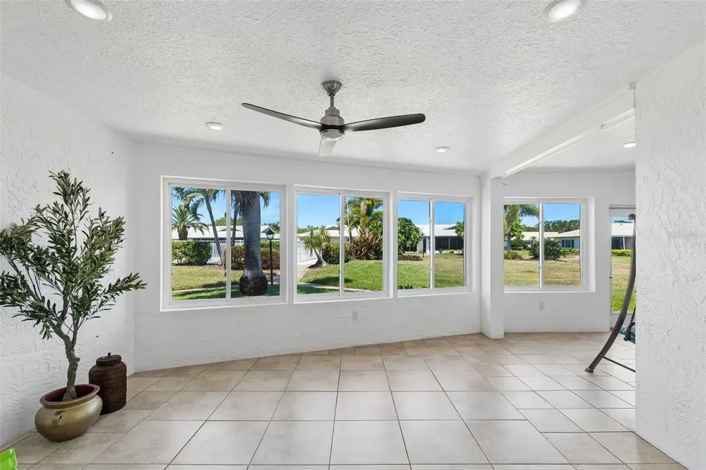 7310 9th Ave W Bradenton FL 34209