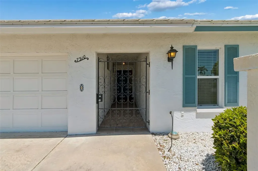 7310 9th Ave W Bradenton FL 34209