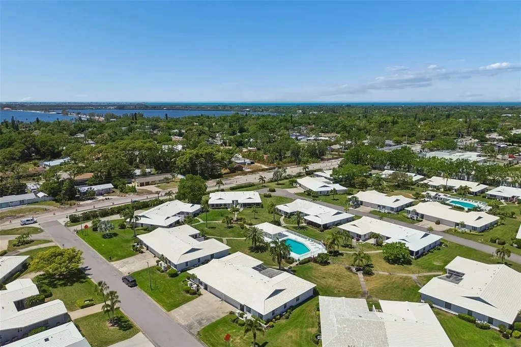 7310 9th Ave W Bradenton FL 34209