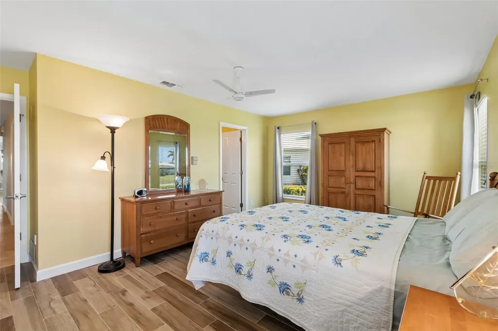 7310 9th Ave W Bradenton FL 34209