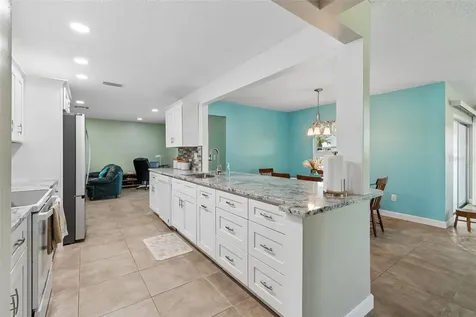 7310 9th Ave W Bradenton FL 34209