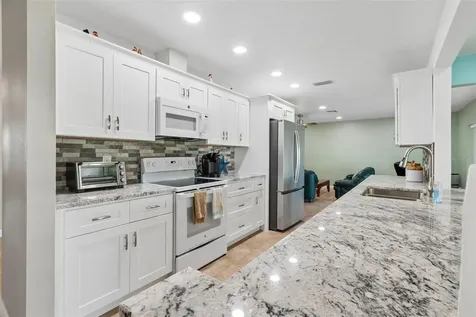 7310 9th Ave W Bradenton FL 34209