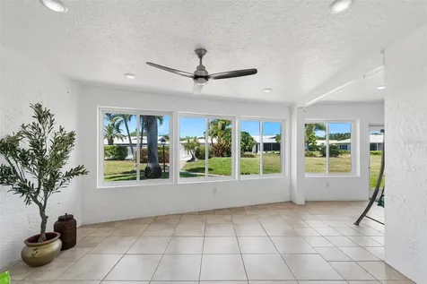 7310 9th Ave W Bradenton FL 34209