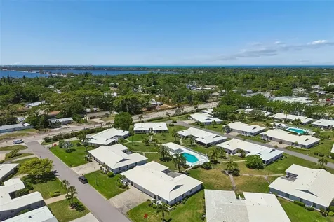 7310 9th Ave W Bradenton FL 34209