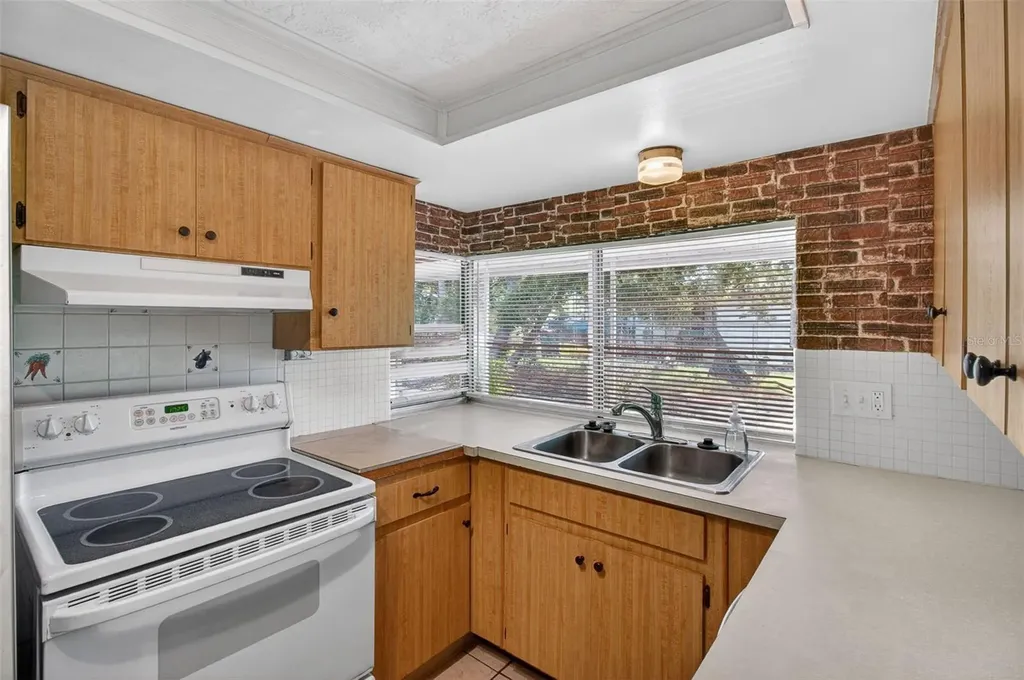 3320 Columbus Drive Holiday FL 34691