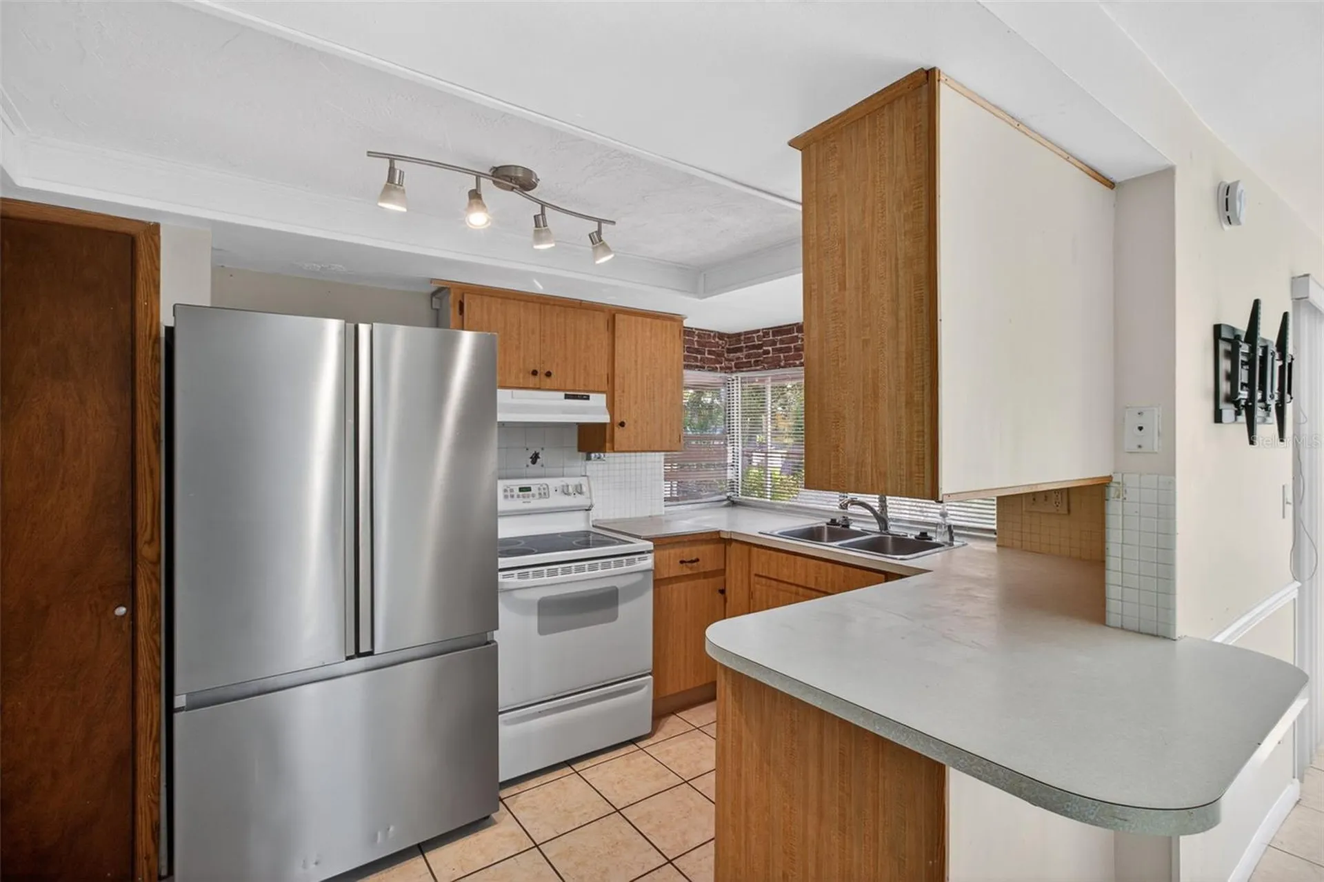 3320 Columbus Drive Holiday FL 34691