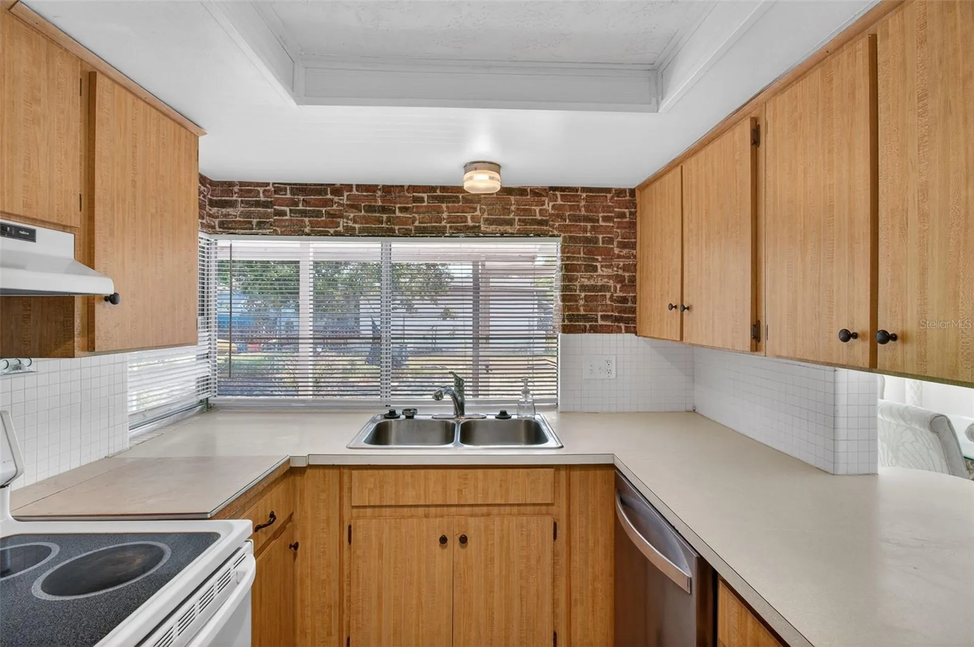 3320 Columbus Drive Holiday FL 34691