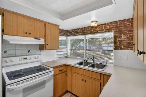 3320 Columbus Drive Holiday FL 34691