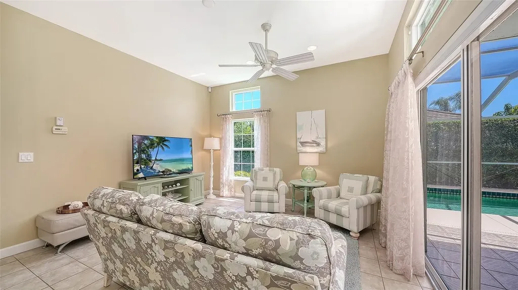 3728 71st Terrace E Sarasota FL 34243